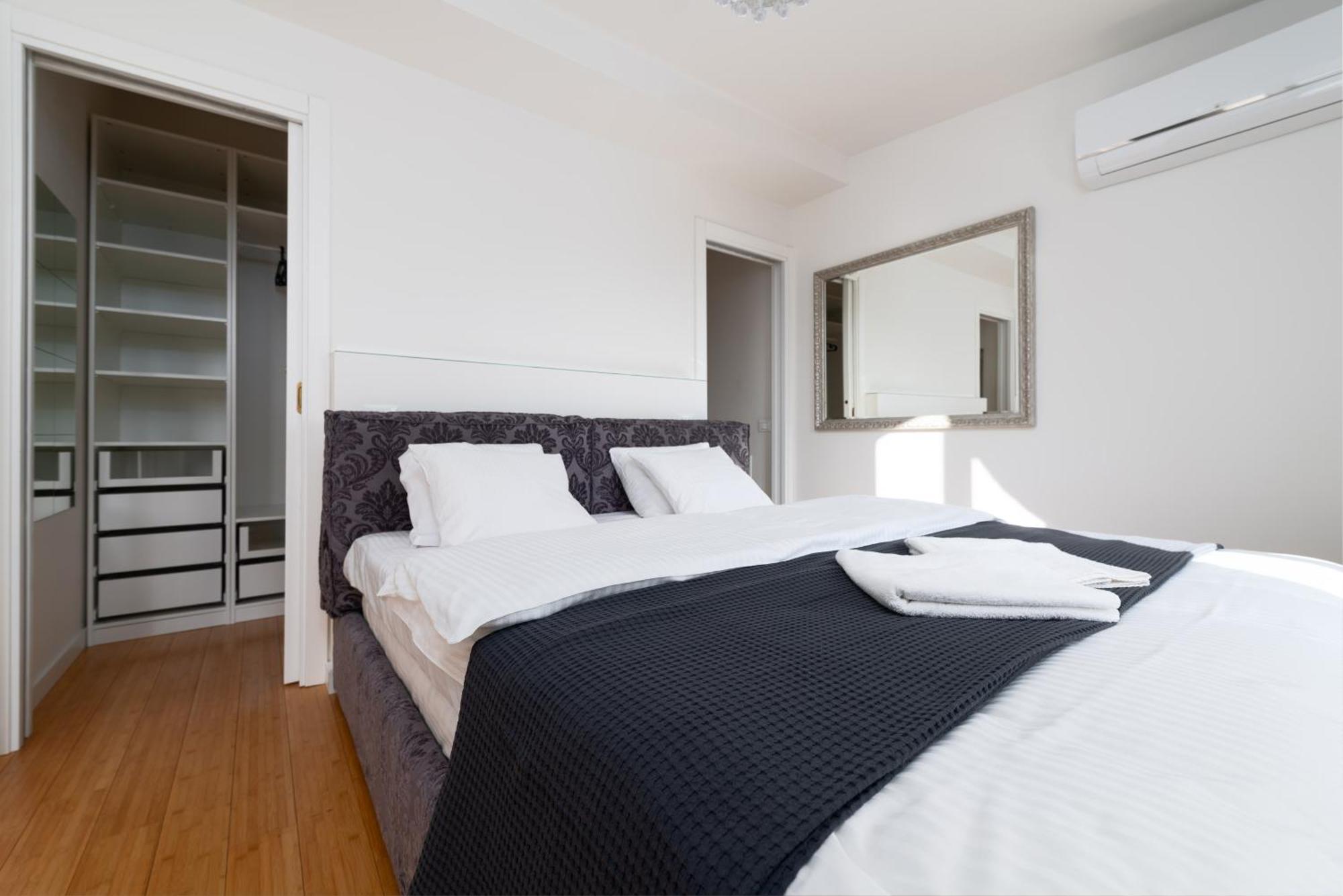 Two-level With A Terrace Near The Vltava River Apartment Prague